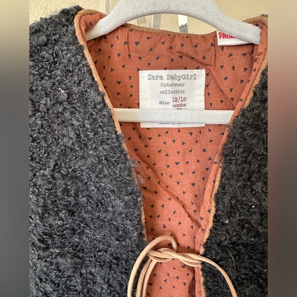 VGUC ZARA Outerwear Vest - Picture 2 of 4